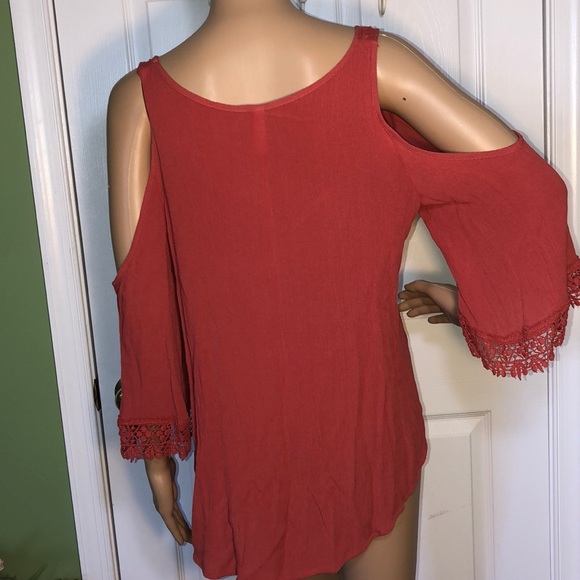 Coral cold-shoulder top. - Picture 4 of 4